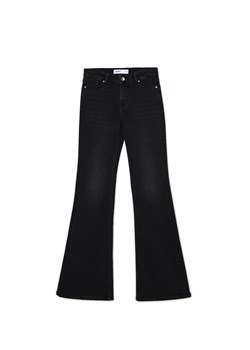 Cropp - Czarne jeansy flare z efektem sprania - czarny ze sklepu Cropp w kategorii Jeansy damskie - zdjęcie 178368402