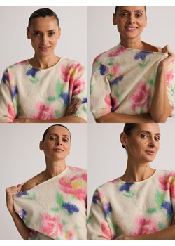 Reserved - Wzorzysty sweter z krótkimi rękawami - wielobarwny ze sklepu Reserved w kategorii Swetry damskie - zdjęcie 178391034