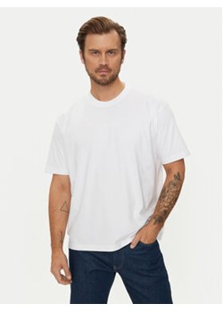 Guess Jeans T-Shirt M4YI44 K8FQ4 Biały Regular Fit ze sklepu MODIVO w kategorii T-shirty męskie - zdjęcie 178404844