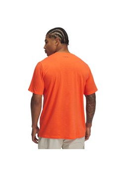 Męski t-shirt z nadrukiem Under Armour UA Reflective Big Logo - pomarańczowy ze sklepu Sportstylestory.com w kategorii T-shirty męskie - zdjęcie 178409503