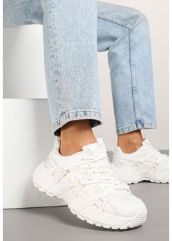 Białe Sneakersy z Geometrycznym Tłoczeniem Ulfitia ze sklepu born2be.pl w kategorii Buty sportowe damskie - zdjęcie 178416684