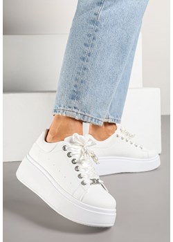 Białe Sneakersy na Grubej Podeszwie z Perforacją i Cyrkoniami Nuritara ze sklepu born2be.pl w kategorii Buty sportowe damskie - zdjęcie 178417740