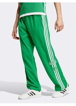 adidas Spodnie dresowe w kolorze zielonym ze sklepu Limango Polska w kategorii Spodnie męskie - zdjęcie 178424231