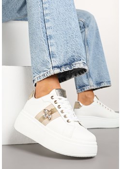 Biało-Złote Sneakersy na Platformie z Kryształowym Owadem na Cholewce Elanorila ze sklepu born2be.pl w kategorii Buty sportowe damskie - zdjęcie 178451492
