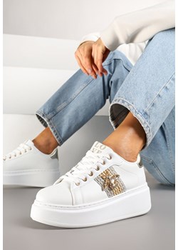 Biało-Złote Sneakersy Ozdobione Aplikacją Złotego Owada na Platformie Hlinntia ze sklepu renee.pl w kategorii Buty sportowe damskie - zdjęcie 178491023
