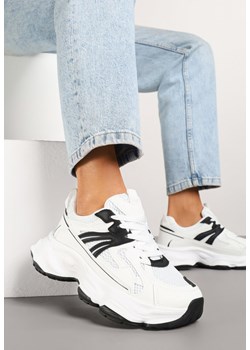 Białe Sneakersy na Platformie z Tłoczeniem i Metaliczną  Ozdobą Alarella ze sklepu renee.pl w kategorii Buty sportowe damskie - zdjęcie 178497550