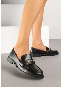 Czarne Klasyczne Mokasyny z Elegancką Aplikacją Frolvia - id: 373917 - marki born2be - 178500512 Czarne Klasyczne Mokasyny z Elegancką Aplikacją Frolvia ze sklepu born2be.pl w kategorii Mokasyny damskie - zdjęcie 178500512