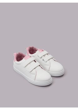 Sinsay - Sneakersy na rzepy - biały ze sklepu Sinsay w kategorii Buty sportowe dziecięce - zdjęcie 178529113