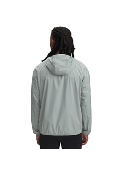 Męska kurtka do biegania Under Armour Launch Lightweight Jacket - zielona ze sklepu Sportstylestory.com w kategorii Kurtki męskie - zdjęcie 178529721