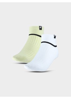 Skarpetki casual uniseks (2-pack) 4F 4FWSS25USOCU417 - multikolor ze sklepu Sportstylestory.com w kategorii Skarpetki damskie - zdjęcie 178529852