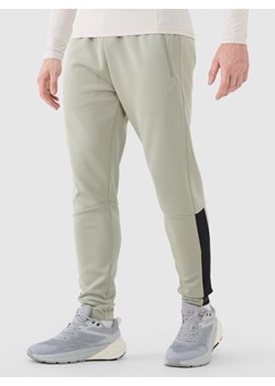 Męskie spodnie treningowe 4F 4FWSS25TFTRM0836 - khaki ze sklepu Sportstylestory.com w kategorii Spodnie męskie - zdjęcie 178577154