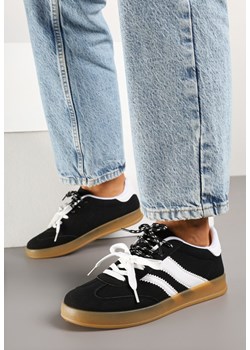 Czarno-Białe Sneakersy Kultowe Tenisówki z Imitacji Zamszu Firlevi ze sklepu born2be.pl w kategorii Buty sportowe damskie - zdjęcie 178582883