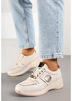 Beżowe Sneakersy z Metalicznymi Ozdobami Yaslevi ze sklepu born2be.pl w kategorii Buty sportowe damskie - zdjęcie 178582964