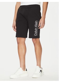 Calvin Klein Szorty sportowe Modern Twill K10K114122 Czarny Regular Fit ze sklepu MODIVO w kategorii Spodenki męskie - zdjęcie 178585264