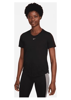 Damska koszulka z krótkim rękawem o standardowym kroju Nike Dri-FIT One - Czerń ze sklepu Nike poland w kategorii Bluzki damskie - zdjęcie 178604852