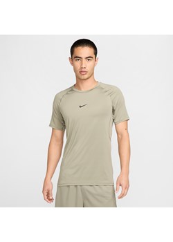 Męska koszulka z krótkim rękawem o dopasowanym kroju Dri-FIT Nike Pro - Zieleń ze sklepu Nike poland w kategorii T-shirty męskie - zdjęcie 178606022