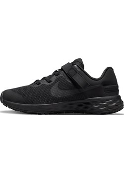Buty dla małych dzieci Nike Revolution 6 FlyEase z systemem łatwego wkładania i zdejmowania - Czerń ze sklepu Nike poland w kategorii Buty sportowe dziecięce - zdjęcie 178606112