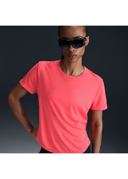 Damska koszulka z krótkim rękawem do biegania Dri-FIT Nike Tempo - Pomarańczowy ze sklepu Nike poland w kategorii Bluzki damskie - zdjęcie 178606941
