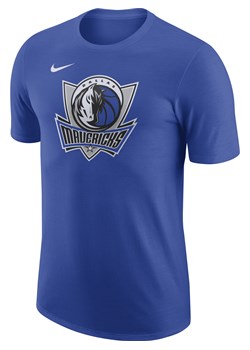 T-shirt męski Nike NBA Dallas Mavericks Essential - Niebieski - id: 36035834673new - marki Nike - 178609392 T-shirt męski Nike NBA Dallas Mavericks Essential - Niebieski ze sklepu Nike poland w kategorii T-shirty męskie - zdjęcie 178609392