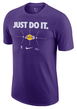 T-shirt męski Nike NBA Los Angeles Lakers Essential - Fiolet ze sklepu Nike poland w kategorii T-shirty męskie - zdjęcie 178610294