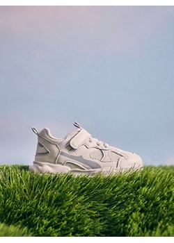 Reserved - Sneakersy na rzepy - jasnoszary ze sklepu Reserved w kategorii Buty sportowe dziecięce - zdjęcie 178617271