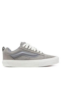 Sneakersy Vans Knu Skool VN000D6CBXC1 Szary ze sklepu eobuwie.pl w kategorii Buty sportowe męskie - zdjęcie 178653403