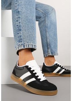 Czarne Sneakersy Typu Kultowe Tenisówki z Ozdobnymi Przeszyciami Selfia ze sklepu born2be.pl w kategorii Buty sportowe damskie - zdjęcie 178662833