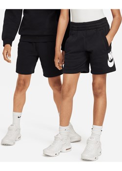 Spodenki z dzianiny dresowej dla dużych dzieci Nike Sportswear Club Fleece - Czerń ze sklepu Nike poland w kategorii Spodenki męskie - zdjęcie 178670093