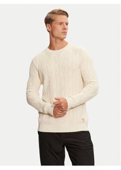 Guess Sweter Evander M4BR19 Z3HD1 Beżowy Regular Fit ze sklepu MODIVO w kategorii Swetry męskie - zdjęcie 178670683