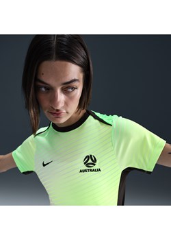 Damska przedmeczowa koszulka piłkarska z krótkim rękawem Nike Dri-FIT Australia Academy Pro - Zieleń ze sklepu Nike poland w kategorii Bluzki damskie - zdjęcie 178692580