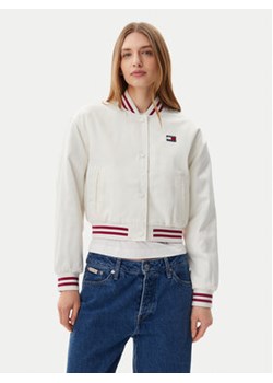 Tommy Jeans Kurtka bomber Satin Coach DW0DW20229 Biały Regular Fit ze sklepu MODIVO w kategorii Kurtki damskie - zdjęcie 178694953