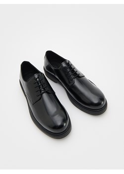 Reserved - Skórzane buty derby - czarny ze sklepu Reserved w kategorii Buty eleganckie męskie - zdjęcie 178703430