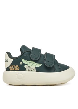 Sneakersy adidas Star Wars Advantage IH6258 Zielony ze sklepu eobuwie.pl w kategorii Buty sportowe dziecięce - zdjęcie 178705030