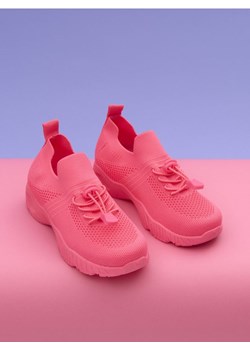 Sinsay - Lekkie sneakersy - różowy ze sklepu Sinsay w kategorii Buty sportowe dziecięce - zdjęcie 178717184