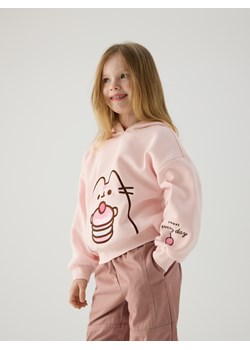 Reserved - Bluza z aplikacją Pusheen - pastelowy róż ze sklepu Reserved w kategorii Bluzy dziewczęce - zdjęcie 178722033