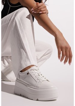 Białe Sneakersy Vices na Grubej Podeszwie Tuliri ze sklepu renee.pl w kategorii Buty sportowe damskie - zdjęcie 178729874