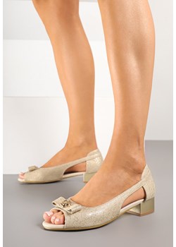 Złote Sandały Peep Toe ze Skórzaną Wkładką i Elegancką Kokardą z Aplikacją Soniriela ze sklepu born2be.pl w kategorii Sandały damskie - zdjęcie 178744532