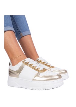 Złote sneakersy damskie na grubej podeszwie zdobione brokatem złoty - id: 219611 - marki ButyModne.pl - 178756452 Złote sneakersy damskie na grubej podeszwie zdobione brokatem złoty ze sklepu ButyModne.pl w kategorii Buty sportowe damskie - zdjęcie 178756452