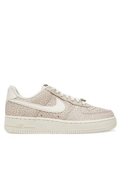 Sneakersy Nike Air Force 1 '07 Prm FV6519 001 Beżowy ze sklepu eobuwie.pl w kategorii Buty sportowe damskie - zdjęcie 178767764