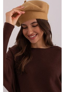 Camelowy beret damski AT-CZ-231305.85P, Kolor camel, Rozmiar uniwersalny, WOOL FASHION ITALIA ze sklepu Primodo w kategorii Czapki zimowe damskie - zdjęcie 178878843