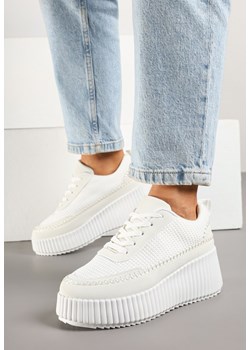 Białe Sneakersy na Grubej Podeszwie z Tłoczeniami Zdobione Przeszyciami Falinia ze sklepu born2be.pl w kategorii Buty sportowe damskie - zdjęcie 178888992