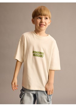 Reserved - Bawełniany t-shirt z nadrukiem - złamana biel ze sklepu Reserved w kategorii T-shirty chłopięce - zdjęcie 178902940