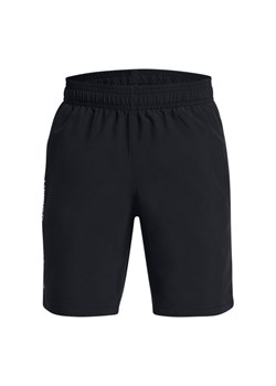 Chłopięce spodenki treningowe Under Armour UA Tech Woven Wordmark Short - czarne ze sklepu Sportstylestory.com w kategorii Spodenki chłopięce - zdjęcie 178911781