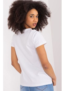 Biały t-shirt damski z naszywkami RV-BZ-9622.20X, Kolor biały, Rozmiar S/M, BASIC FEEL GOOD ze sklepu Intymna w kategorii Bluzki damskie - zdjęcie 178915811