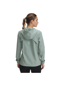 Damska kurtka do biegania Under Armour UA OutRun the Storm Jacket - zielona ze sklepu Sportstylestory.com w kategorii Kurtki damskie - zdjęcie 178945310