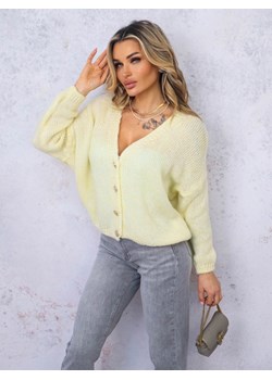 LUŹNY SWETER ZE ZŁOTYMI GUZIKAMI- ŻÓŁTY ze sklepu olika.com.pl w kategorii Swetry damskie - zdjęcie 178961211
