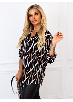 BLUZKA ONE SIZE WE WZORY DEKOLT W SEREK I RĘKAW 3/4 - CZARNA ze sklepu olika.com.pl w kategorii Bluzki damskie - zdjęcie 178962771