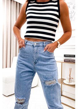 JASNE SPODNIE JEANSOWE TYPU MOM FIT Z DZIURAMI ze sklepu olika.com.pl w kategorii Jeansy damskie - zdjęcie 178969551