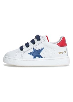 Naturino Skórzane sneakersy &quot;Pinn&quot; w kolorze biało-granatowo-czerwonym ze sklepu Limango Polska w kategorii Trampki dziecięce - zdjęcie 178983810