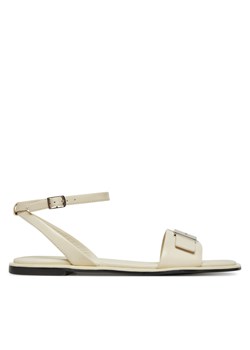 Sandały Calvin Klein Flat Sandal W/Ck Hw - Lth HW0HW02367 Écru ze sklepu eobuwie.pl w kategorii Sandały damskie - zdjęcie 179025733